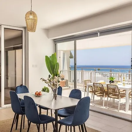 Fig Tree Penthouse 2 *