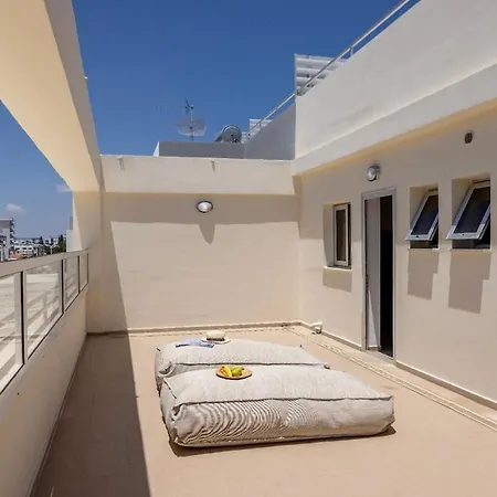 Fig Tree Penthouse 2 Apartman *