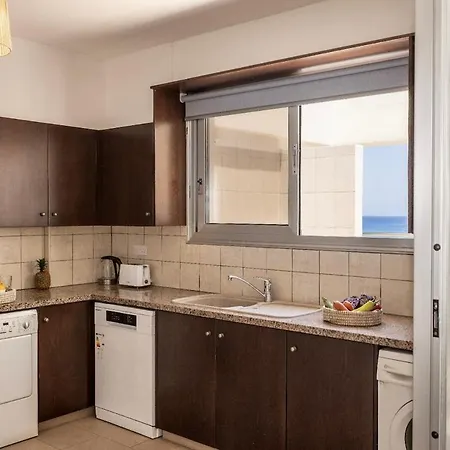 Fig Tree Penthouse 2 * Protarász