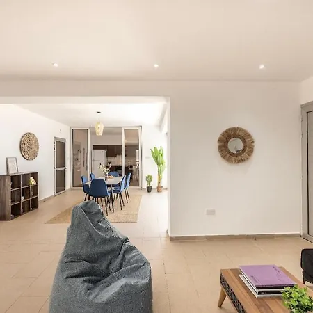 Fig Tree Penthouse 2 * Protarász